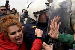В Греции произошли потасовки между мигрантами и полицией