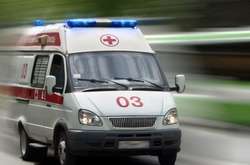 На Київщині посеред дороги підірвали автівку 