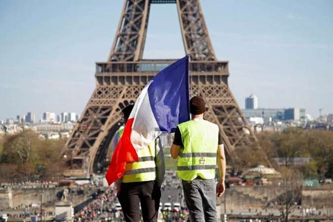На суботню акцію «жовтих жилетів» у Франції вийшла рекордно низька кількість людей