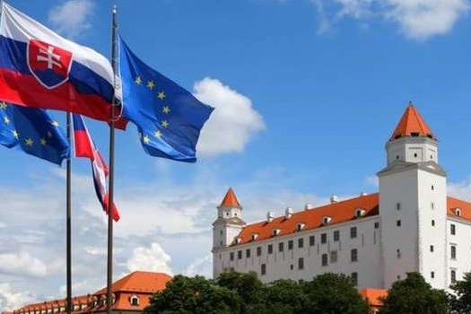 У Словаччині депутати помилково прийняли закон, що забороняє іноземні гімни