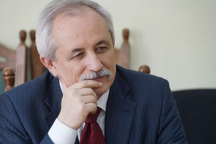 Порошенко звільнив президента Національної академії держуправління