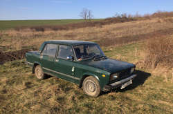 На Одещині троє п'яних чоловіків прорвалися через кордон на старому ВАЗ