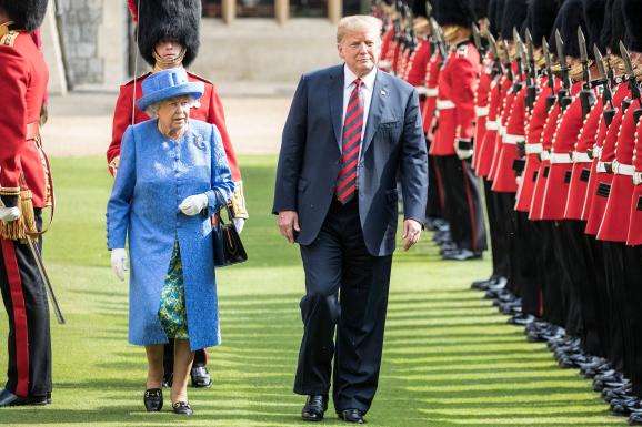 Королева Єлизавета II збирається запросити Трампа до Великої Британії, - ЗМІ