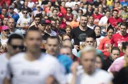 Мер Києва Кличко пробіг 10 км у Kyiv Half Marathon