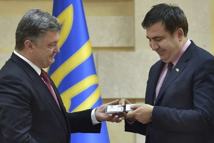 Саакашвілі дав Порошенку час до другого туру повернути українське громадянство