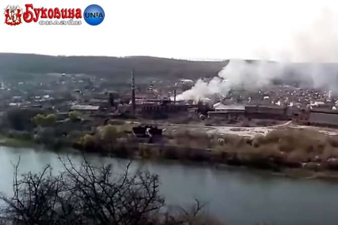У Чернівецькій області горить скандальний цукровий завод (відео)