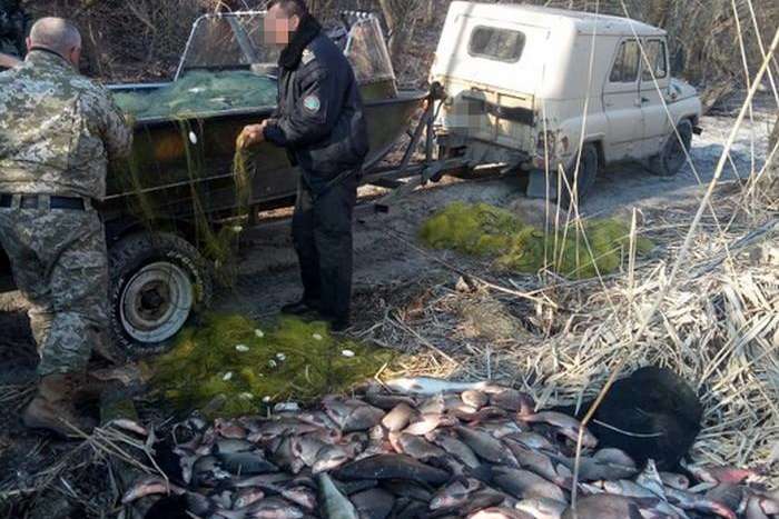 На Полтавщині СБУ застукала чиновників на кришуванні браконьєрів