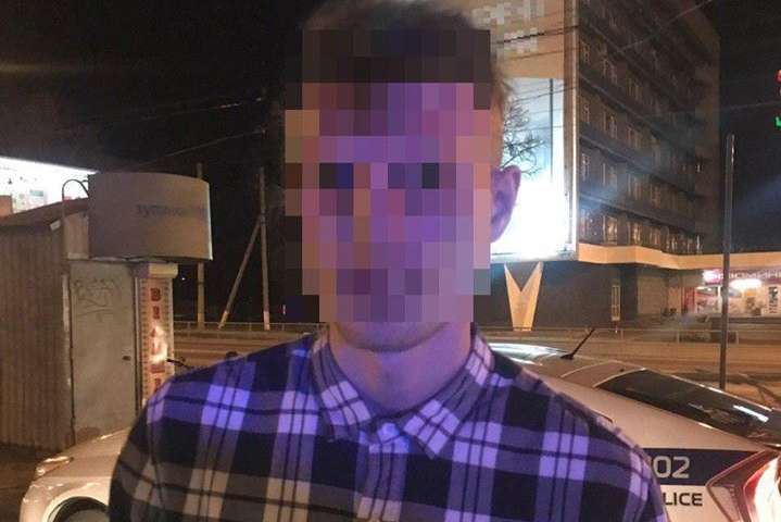 У Вінниці молодик під «кайфом» серед ночі катався по трамвайних коліях на вкраденому електросамокаті