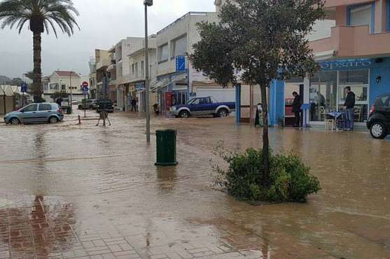 На Крите объявлено чрезвычайное положение из-за дождей и наводнений