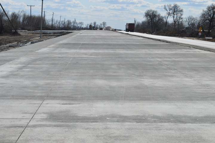 На Полтавщині відкрили першу ділянку бетонної дороги з гарантією 28 років
