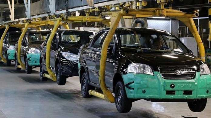 Український автопром різко зменшив виробництво у березні