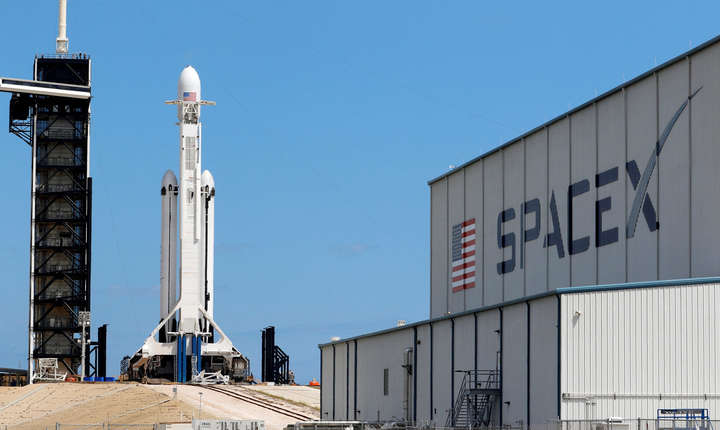 SpaceX знову відклала запуск Falcon Heavy