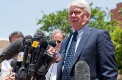  74-річний лобіст Грегорі Крейг 