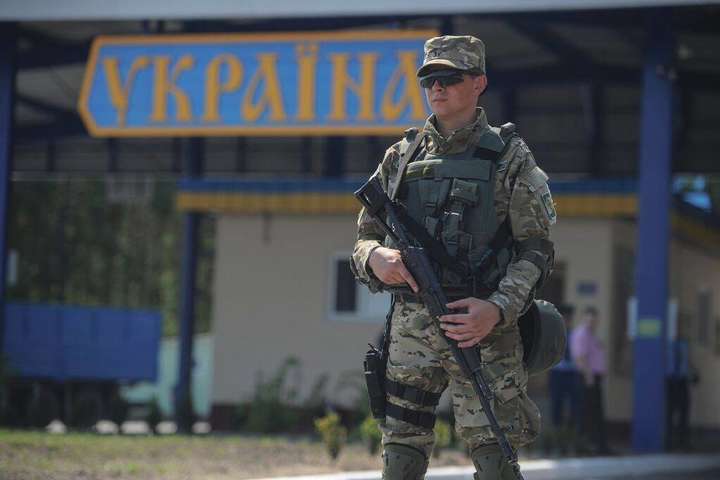 Двоє російських поліцейських попросили притулку в Україні