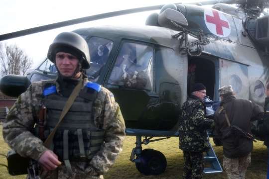 Окупанти поранили трьох українських військових на Донбасі