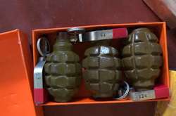 Під час обшуку виявлено три корпуси гранати Ф-1 з запалами УЗРГМ (бойові)