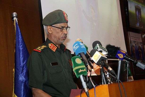 Глава Міноборони Судану оголосив себе керівником країни