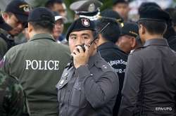 У Таїланді зіткнулися потяг і мікроавтобус, є жертви