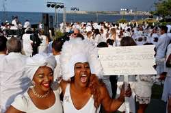 В Гаване состоялась традиционная секретная вечеринка людей в белом