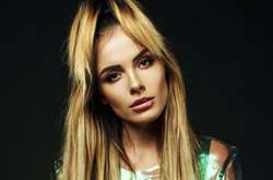 MamaRika примеряла свадебное платье