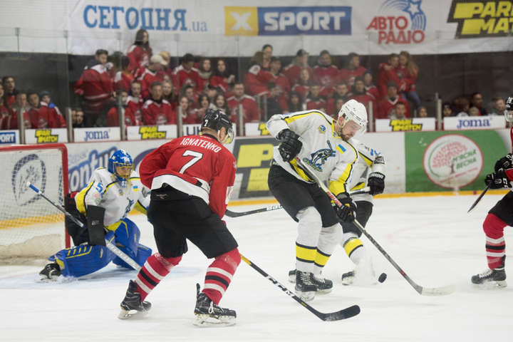 «Донбас» переміг «Дніпро» у вирішальному матчі фіналу чемпіонату України з хокею