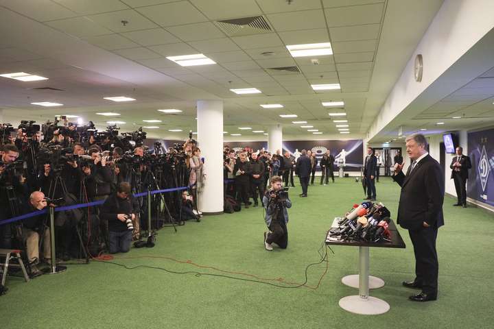 Порошенко відвідає «Олімпійський» 14 квітня, але не на дебати