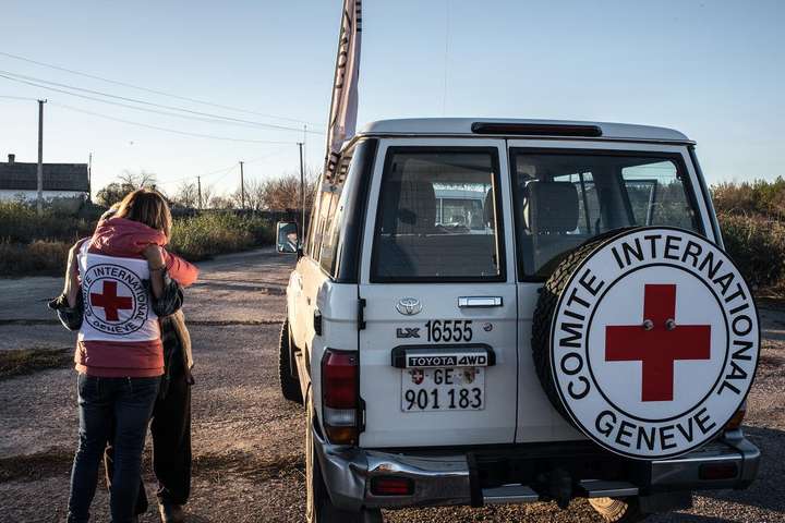 Червоний хрест відправив в ОРДЛО 73 тонни будматеріалів та гігієнічних наборів