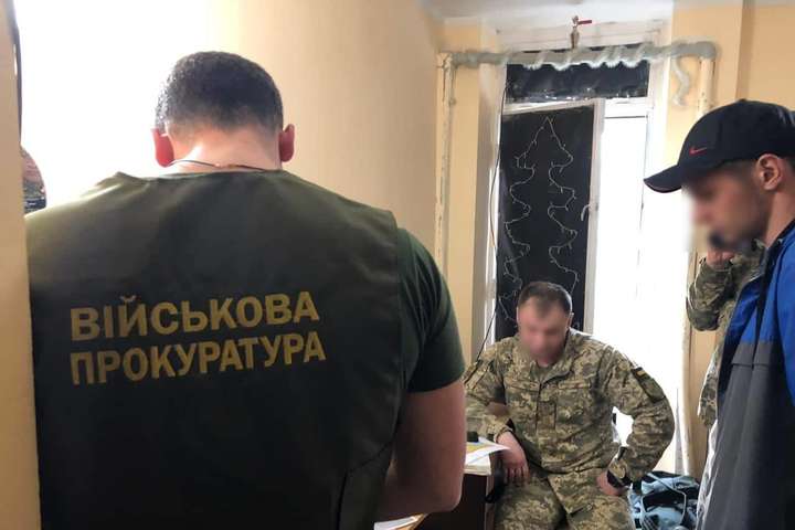 На Донбасі викрили комбата-хабарника