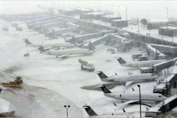 В аеропортах Чикаго скасували сотні рейсів через сніжну бурю