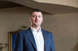 Бахматюк стверджує, що були порушені кримінальні справи за заявою людини - шантажистки, яка вимагала у нього гроші