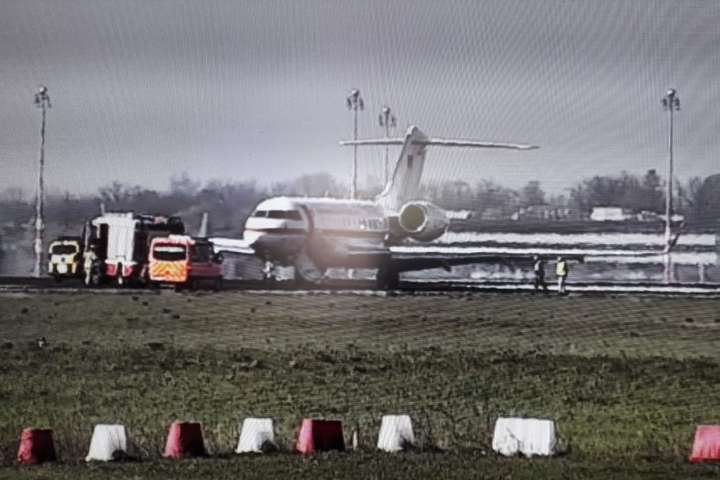 Через невдалу посадку урядового літака паралізований аеропорт у Берліні 