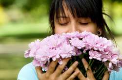 Вдыхание приятных запахов может помочь бросить курить