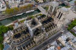 РПЦ закликала французів «покаятися» після пожежі в Нотр-Дам де Парі 