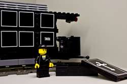 Кладбище, катафалк и скорбящие фигурки: музей похорон в Вене продает тематические конструкторы для детей