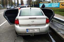 Після переслідування патрульні зупинили авто шляхом блокування