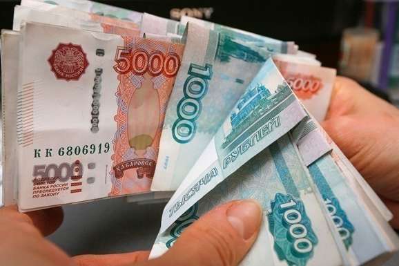 В РФ провалено виконання травневих указів 2012 року щодо зарплати бюджетникам