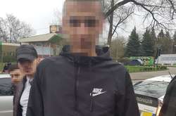  За словами очевидців, пасажири поводили себе дуже голосно, а згодом відкрили вікно в автомобілі та почали здійснювати постріли 