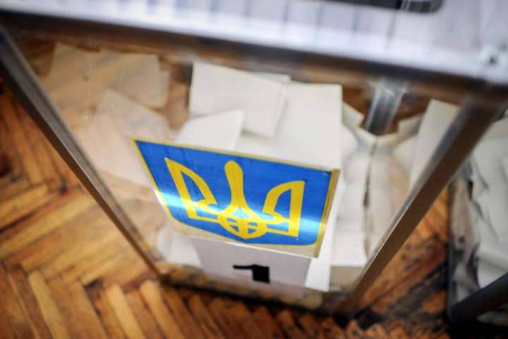 В ЦИК рассказали, сколько тысяч бюллетеней украинцы испортили в первом туре выборов