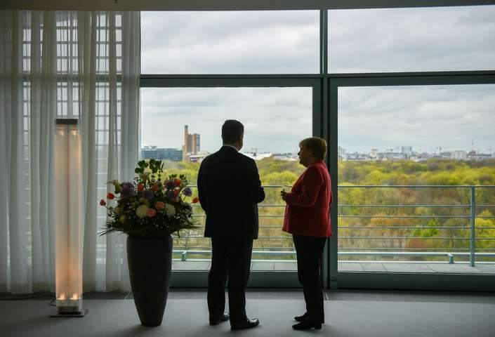 У Меркель поки не визначили дату і місце майбутньої «нормандської» зустрічі 