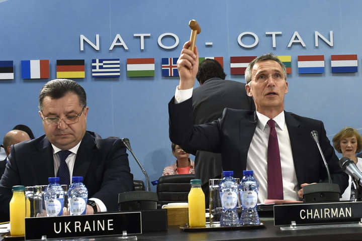 Реальний шлях до НАТО, або Чому розмови про референдум – пусте базікання