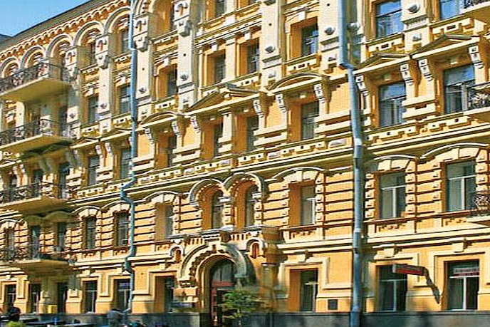 Фірташ за $15 млн продав готель у центрі Києва