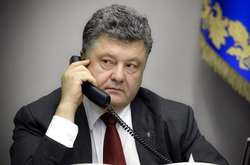 Украинцам массово «звонит Порошенко»