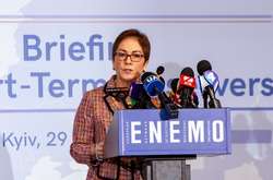 Посольство США про ПриватБанк: треба і далі стягувати збитки з колишніх власників