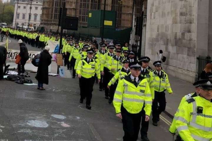 У Британії продовжуються протести екоактивістів: вже півтисячі затриманих