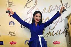 Злата Огневич получила две статуэтки от организаторов «Золотой Жар-Птицы»