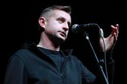  Жадан розповів, що серед його знайомих багато російськомовних українців, але для них українська мова однозначно єдина державна 