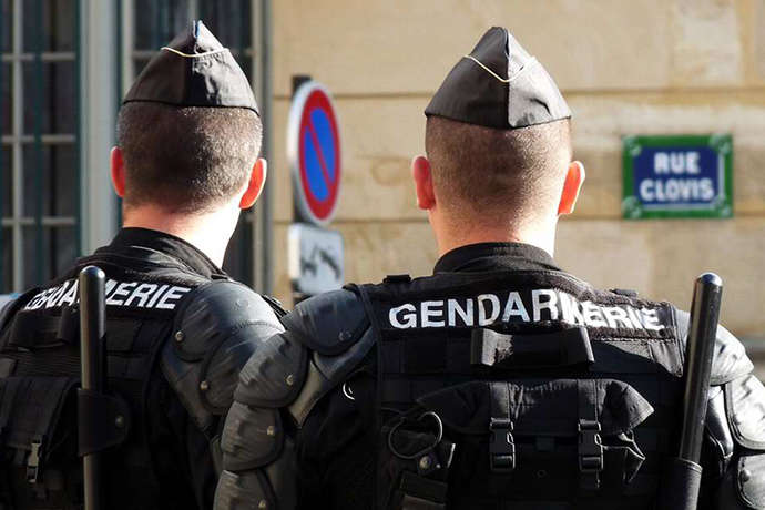 У Франції різко зросла кількість суїцидів серед поліцейських 