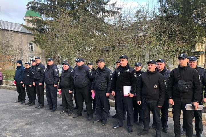 На Київщині поліція взяла під цілодобову охорону окружні виборчі комісії