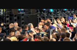 Порошенко прибыл на НСК «Олимпийский» 