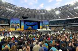 Дебати на Олімпійському стадіоні стартували о 19 годині 19 квітня 2019 року 